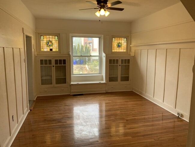 Building Photo - Great Morningside Row House with Front Porch!