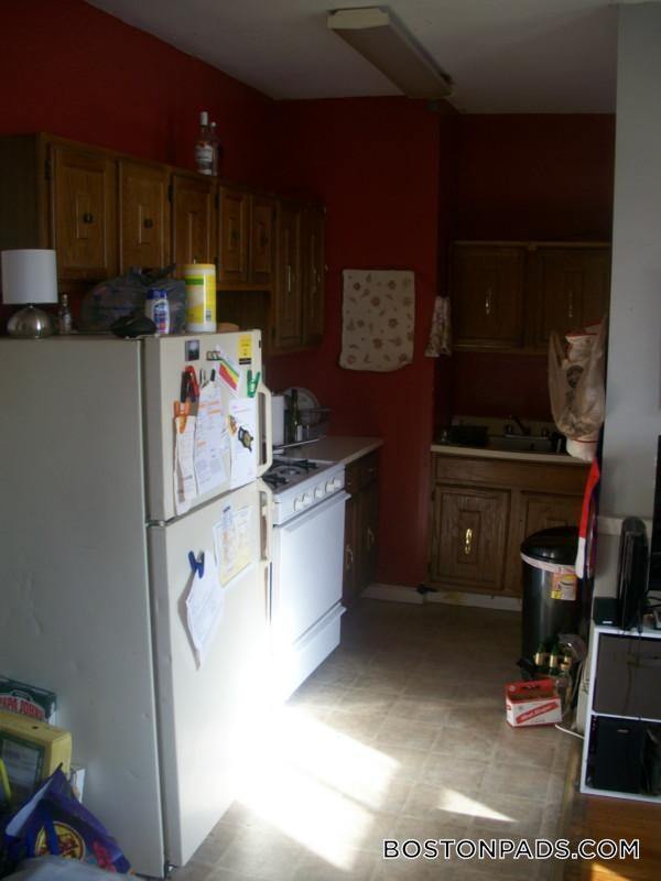 Building Photo - 447 Park Dr