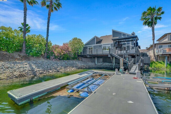 Building Photo - 5055 Discovery Point
