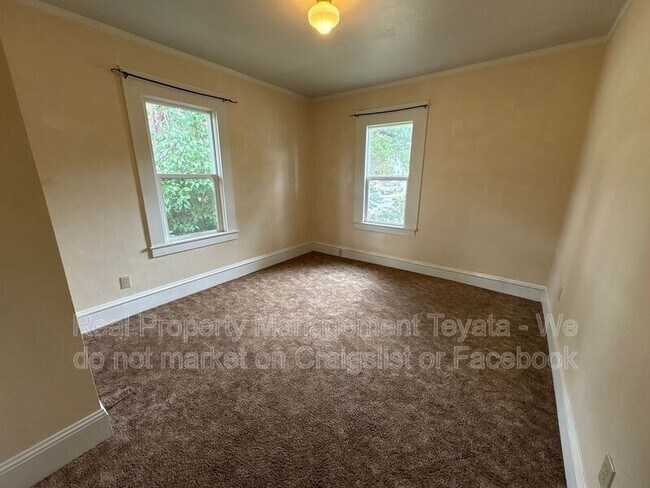 Building Photo - 1405 Halleck St