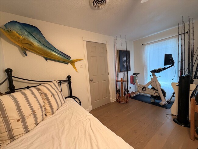 Building Photo - 5522 Avenue O 1/2