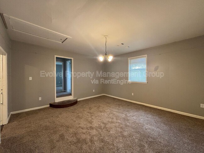 Building Photo - 4268 Glenbrook St