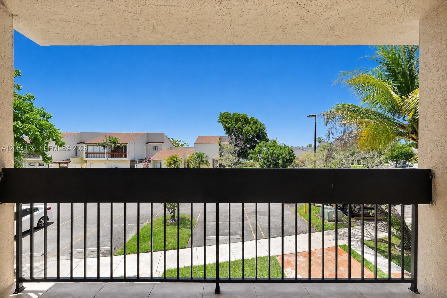 Building Photo - 9133 Fontainebleau Blvd