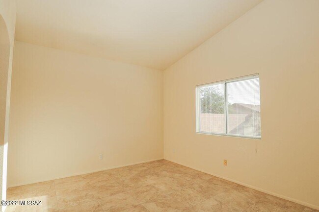 Building Photo - 9258 E Muleshoe St