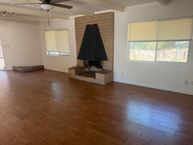 Building Photo - 764 S University Dr