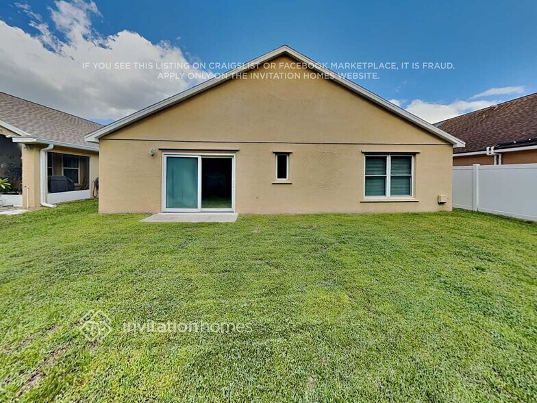 Building Photo - 2004 Locust Berry Dr