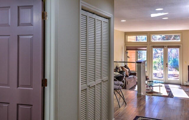 Building Photo - Incline Village: Condo - 2 Bedrooms, 2 Bathrooms, 1 Car Garage, Walk to Lake