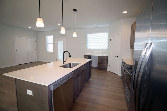 Building Photo - 2324 Lovie Ln