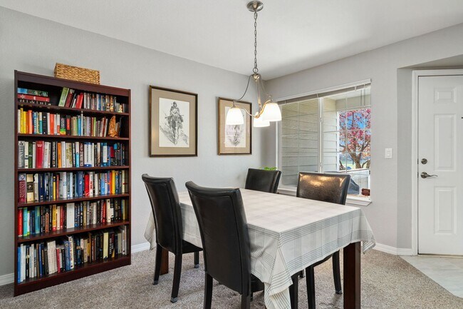 Building Photo - 2502 Timberwood Dr