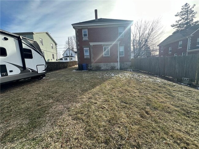 Building Photo - 6 Russell Ave