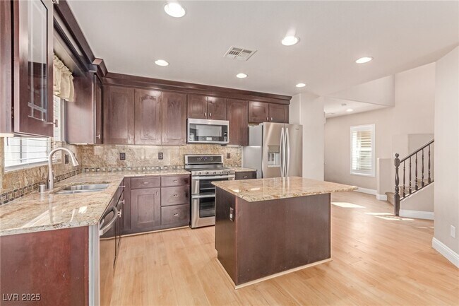 Building Photo - 10275 Headrick Dr