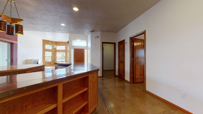 Building Photo - BEAUTIFULL 3 Bedroom  2 Bath IN THE FOOTHILLS