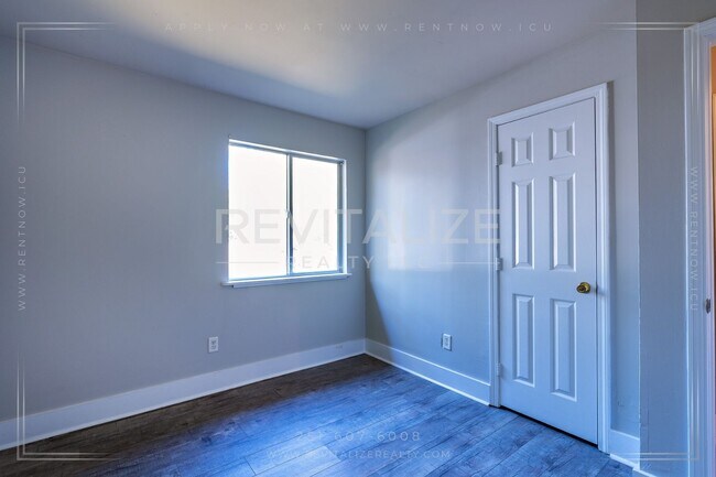 Building Photo - 1746 Cody Rd N