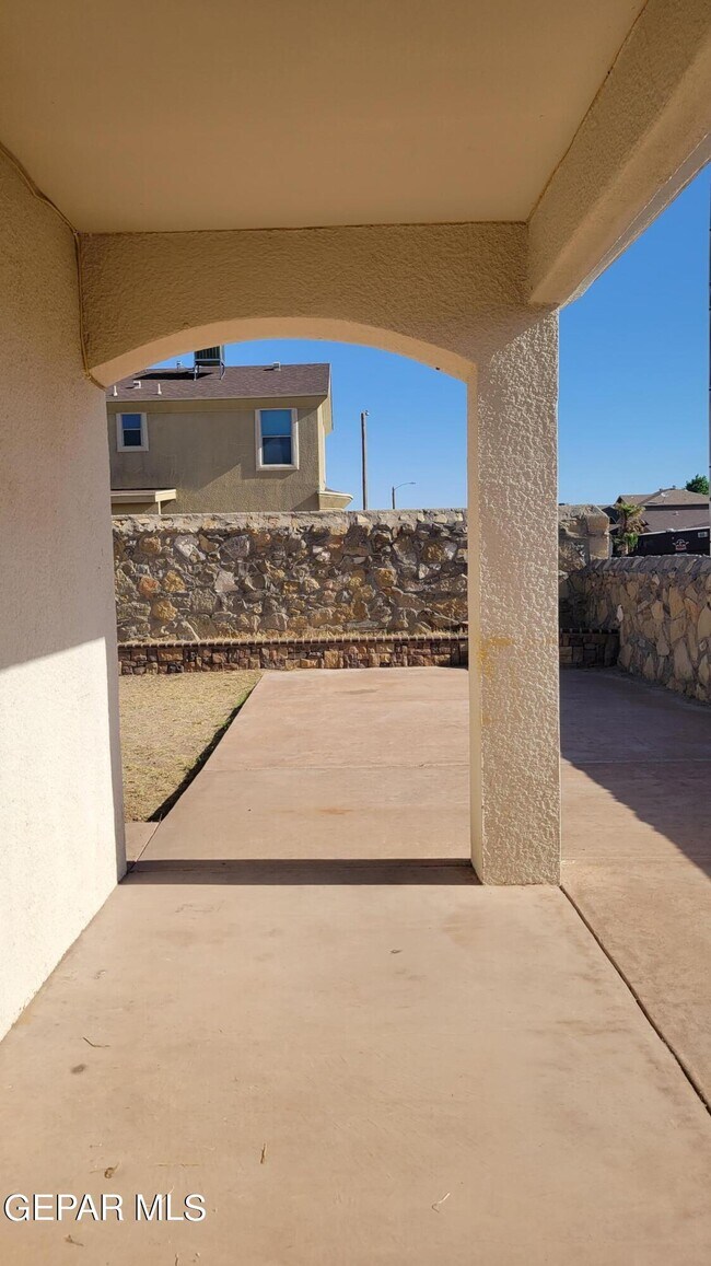 Building Photo - 14281 Gil Reyes Dr
