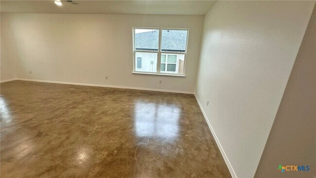 Building Photo - 977 Cline Dr