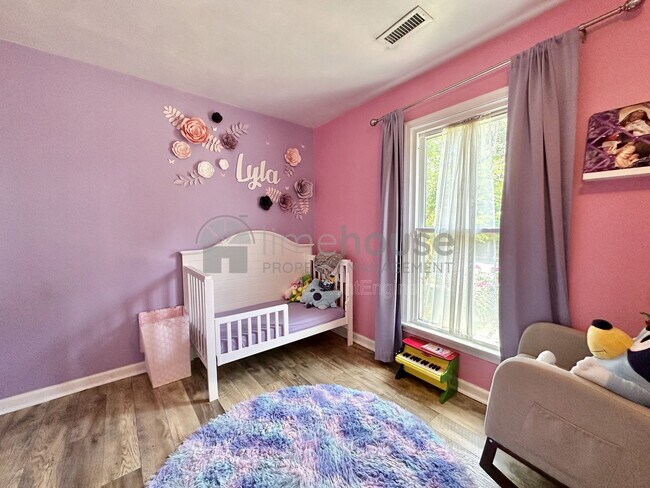 Building Photo - 3533 Bernies Ct N