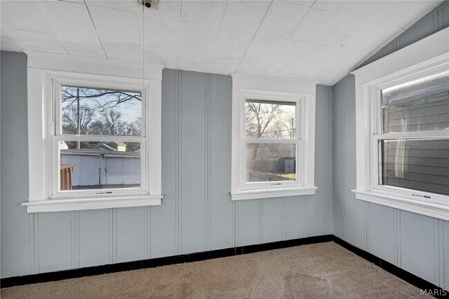 Building Photo - 7070 Winona Ave