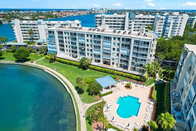 Building Photo - 7912 Sailboat Key Blvd S