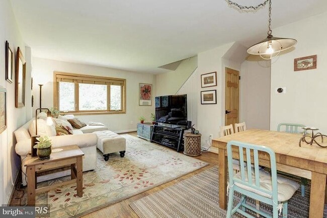 Primary Photo - 5320 Pooks Hill Rd