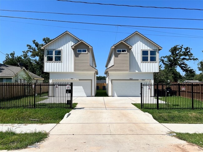 Building Photo - 9023 Spaulding St