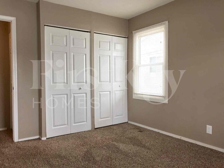 Building Photo - 3520 Wellington Ave