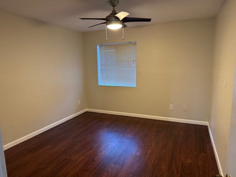 Bedroom - 4444 E Paradise Village Pky N