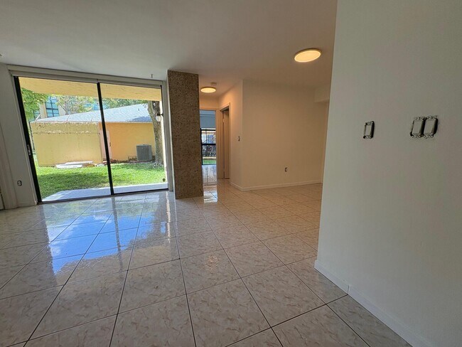 Building Photo - 11800 SW 18th St