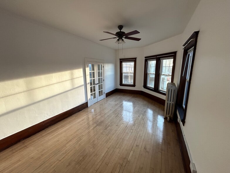 Living Room - 2379 S Howell Ave