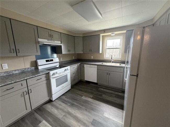 Building Photo - 1156 Eisenhower Dr