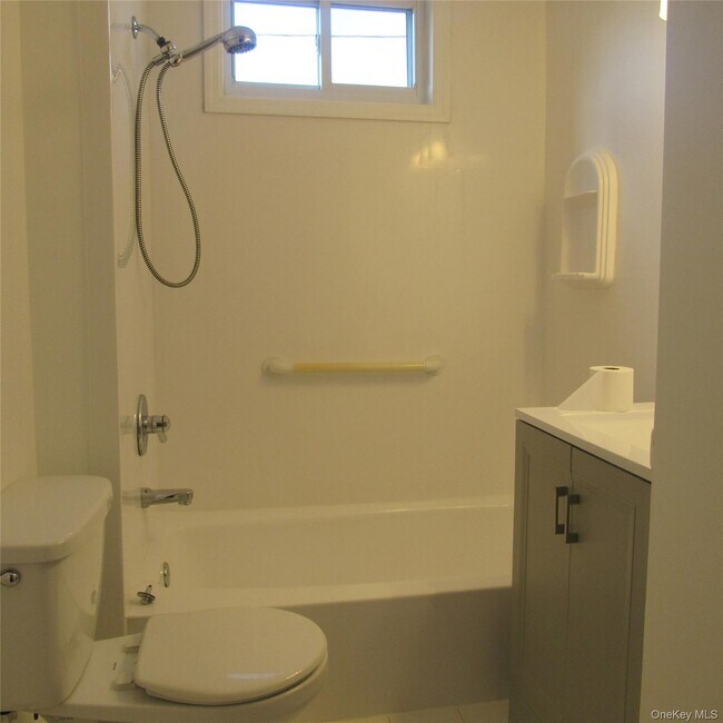 Building Photo - 35 Taylor Ave