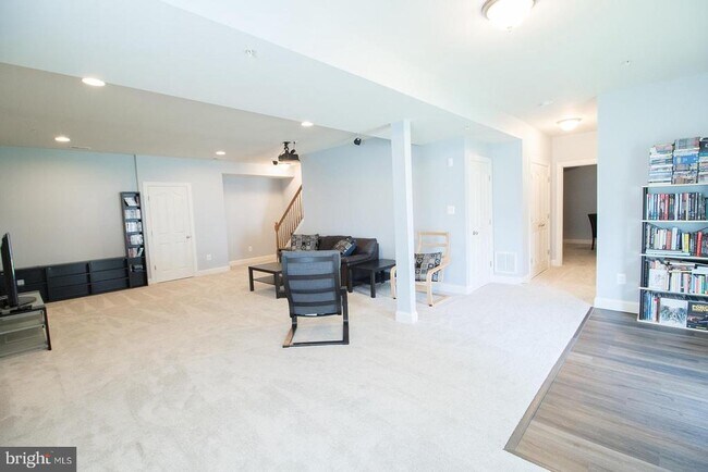 Building Photo - 24676 Broad Creek Dr
