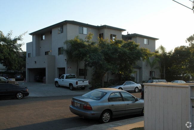 Primary Photo - 6515 El Greco Rd