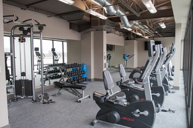 Building Photo - 224 W Scott St