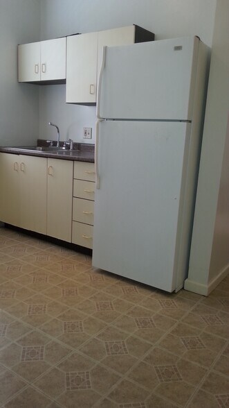 Primary Photo - 6300 Cates Ave
