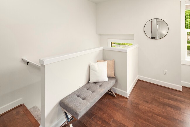 Building Photo - 1363 Chelsea Walk NE