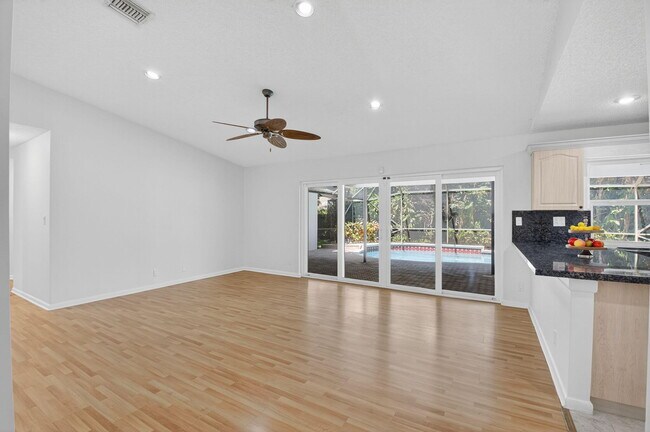 Building Photo - 17414 Spring Tree Ln