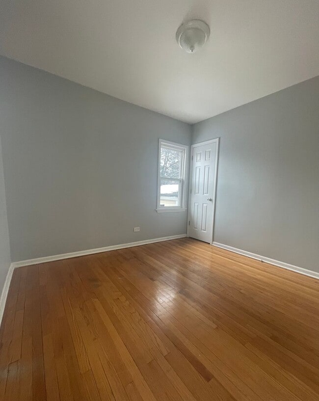 Building Photo - Beautiful 3 Bedroom house for Rent in Calumet City, IL AVAILABLE NOW!!