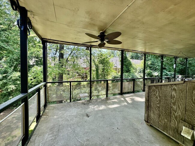 Building Photo - 2638 Park Rd