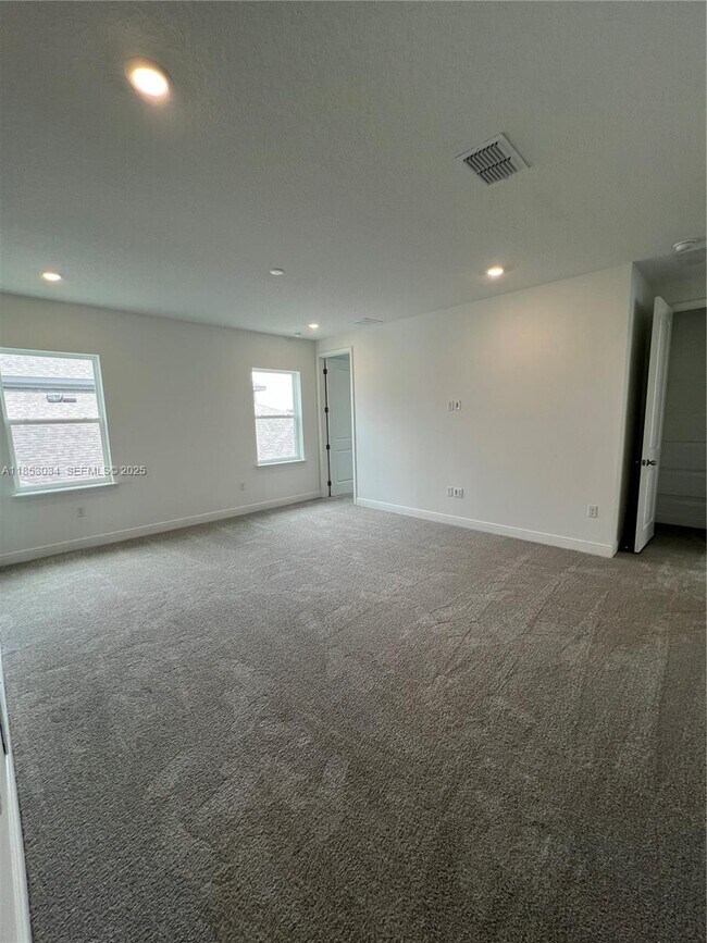 Building Photo - 10100 Ballast Dr