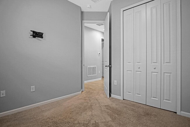 Building Photo - 183 Arlington Square Ct
