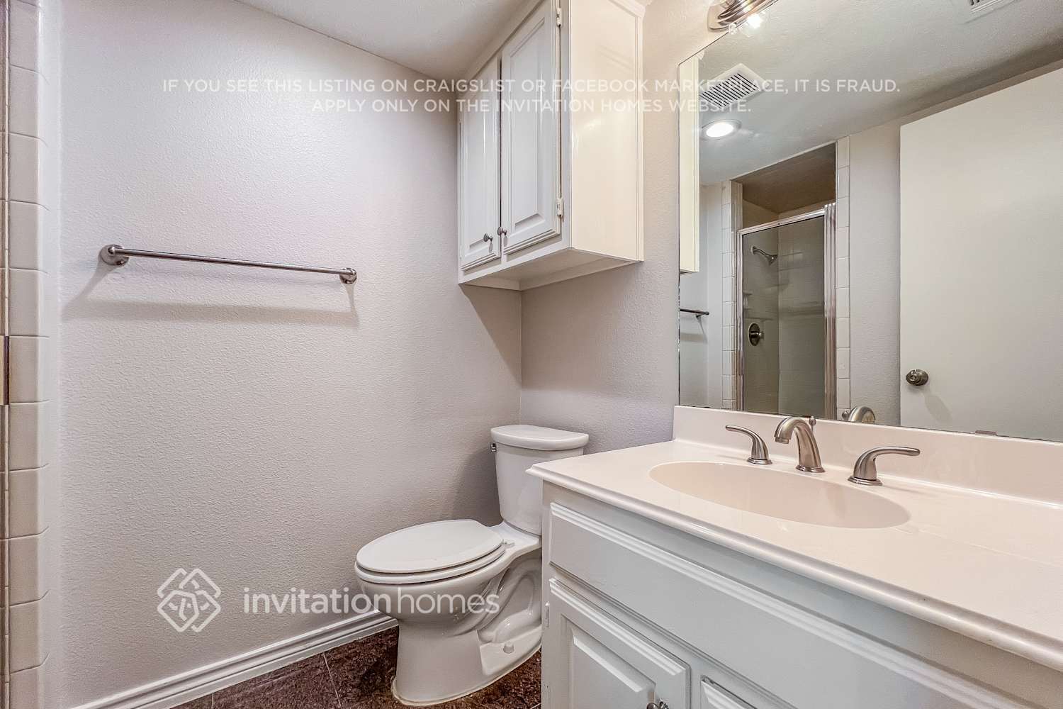 Building Photo - 404 Columbia Dr