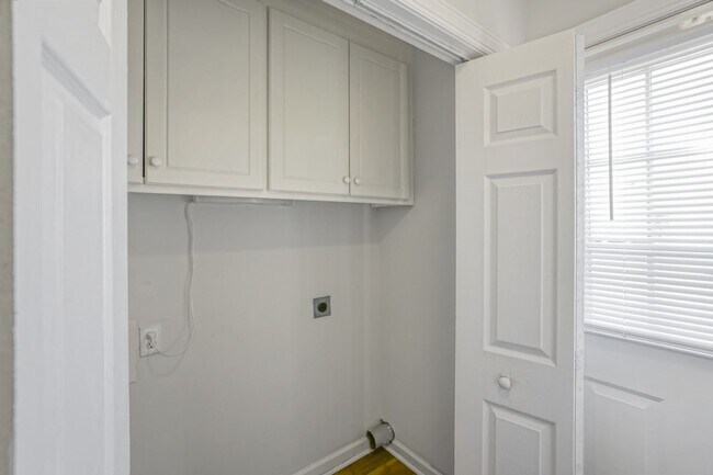 Building Photo - 3418 Pear Tree Ct NW