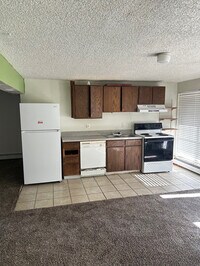 Building Photo - 2821 Greenland Dr