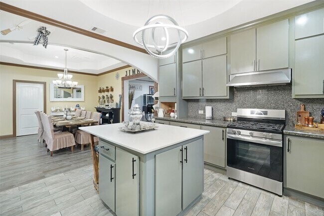 Building Photo - 2521 Rd 3550