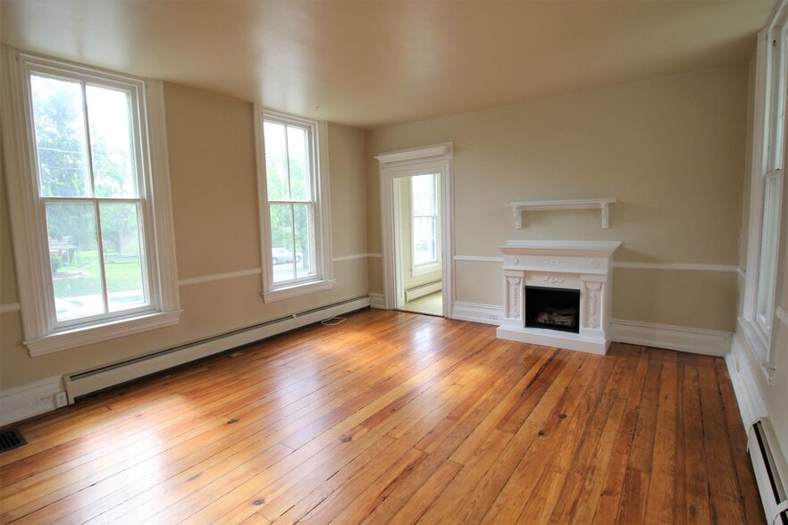 Primary Photo - 322 Hodgson St