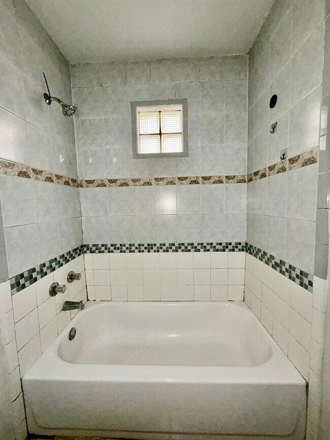 Building Photo - 507 Shiloh Dr