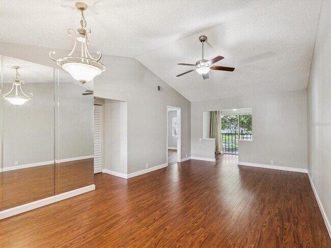 Building Photo - 5265 E Bay Dr