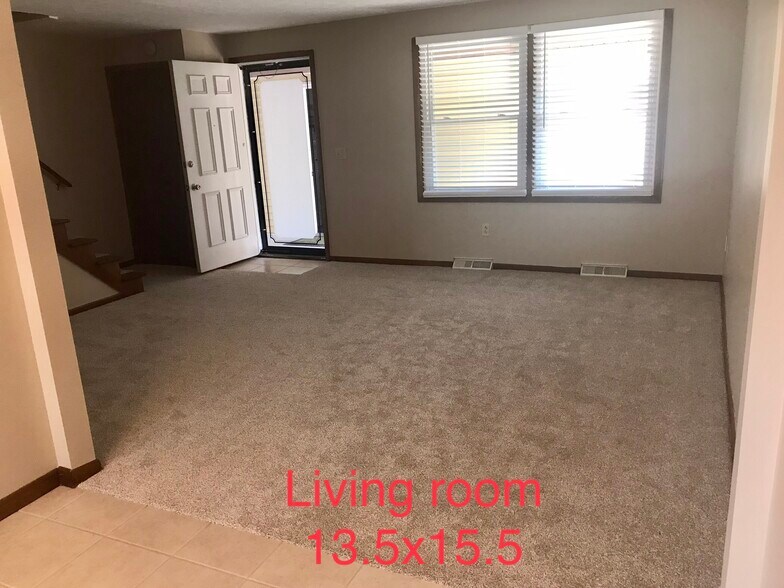 Livingroom - 917 Lattavo St NE