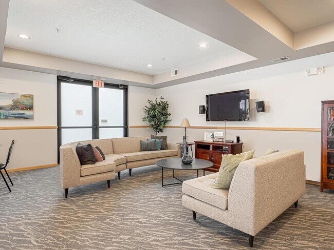 Building Photo - 3600 Wooddale Ave S