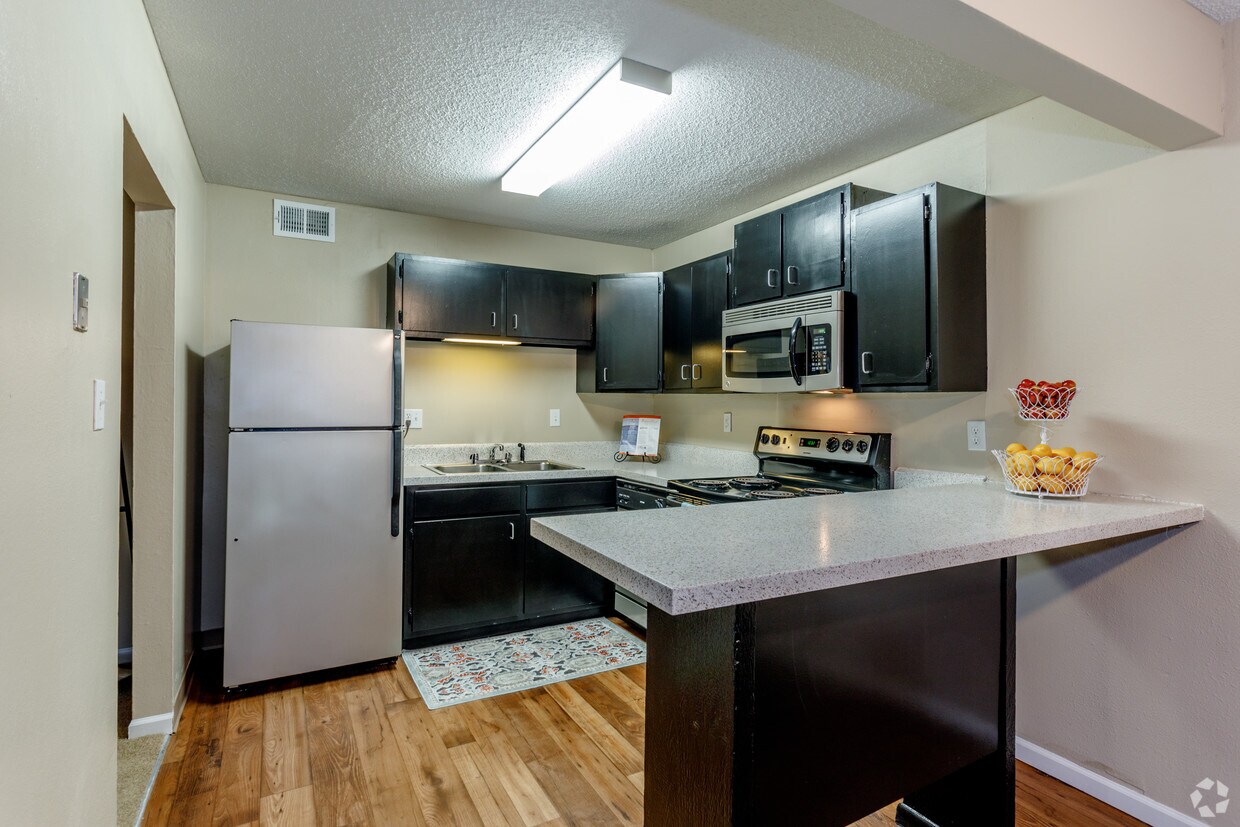 Preston Court Apartments Overland Park